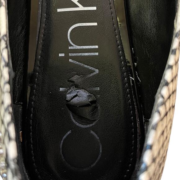 Calvin Klein Slip On Emerin Black White Snake Print Flats Size 9 - Picture 10 of 10